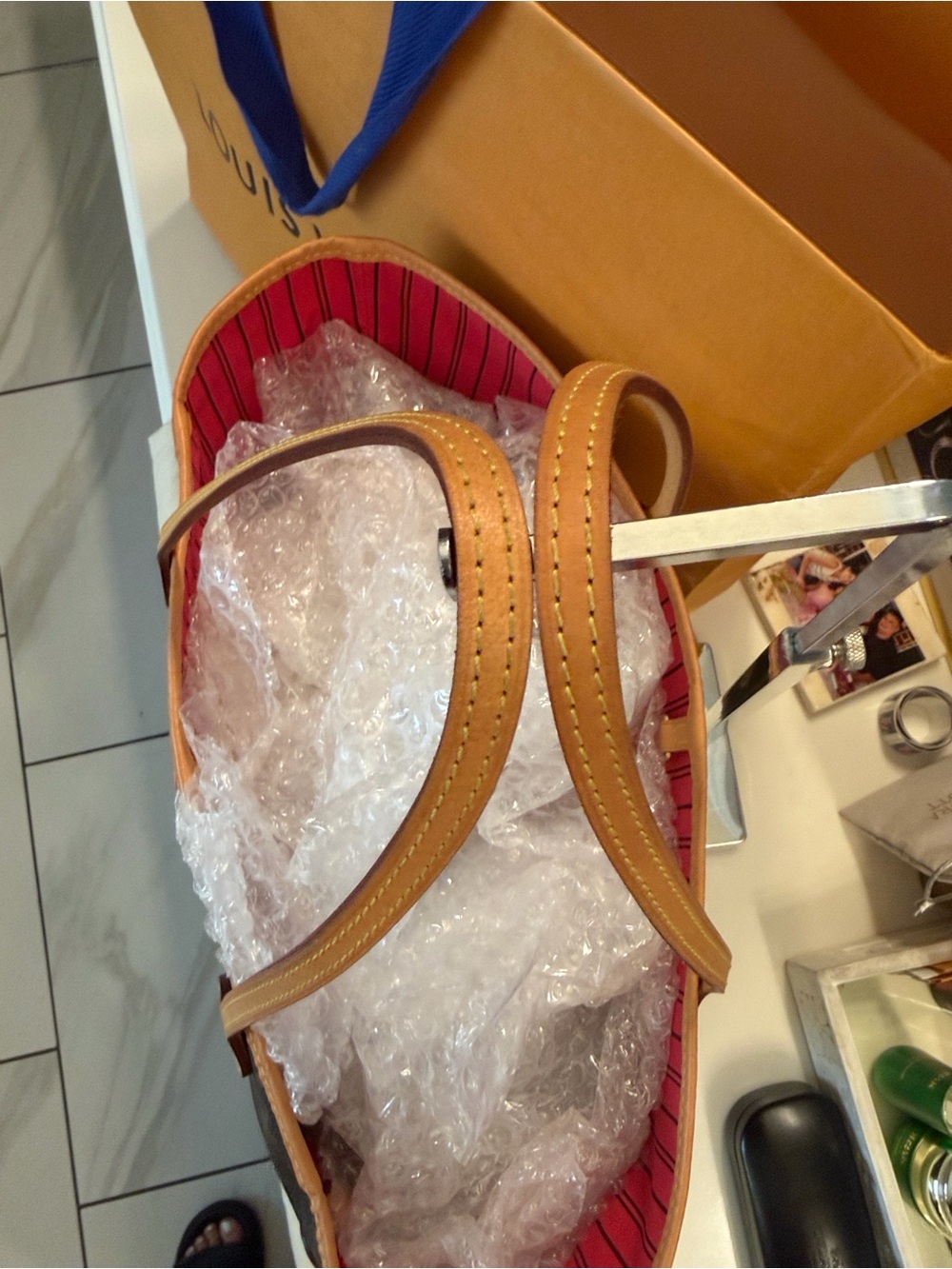 Louis Vuitton Neverfull MM : Limited Edition Love Lock 🥰♥️ - Picture 7 of 15